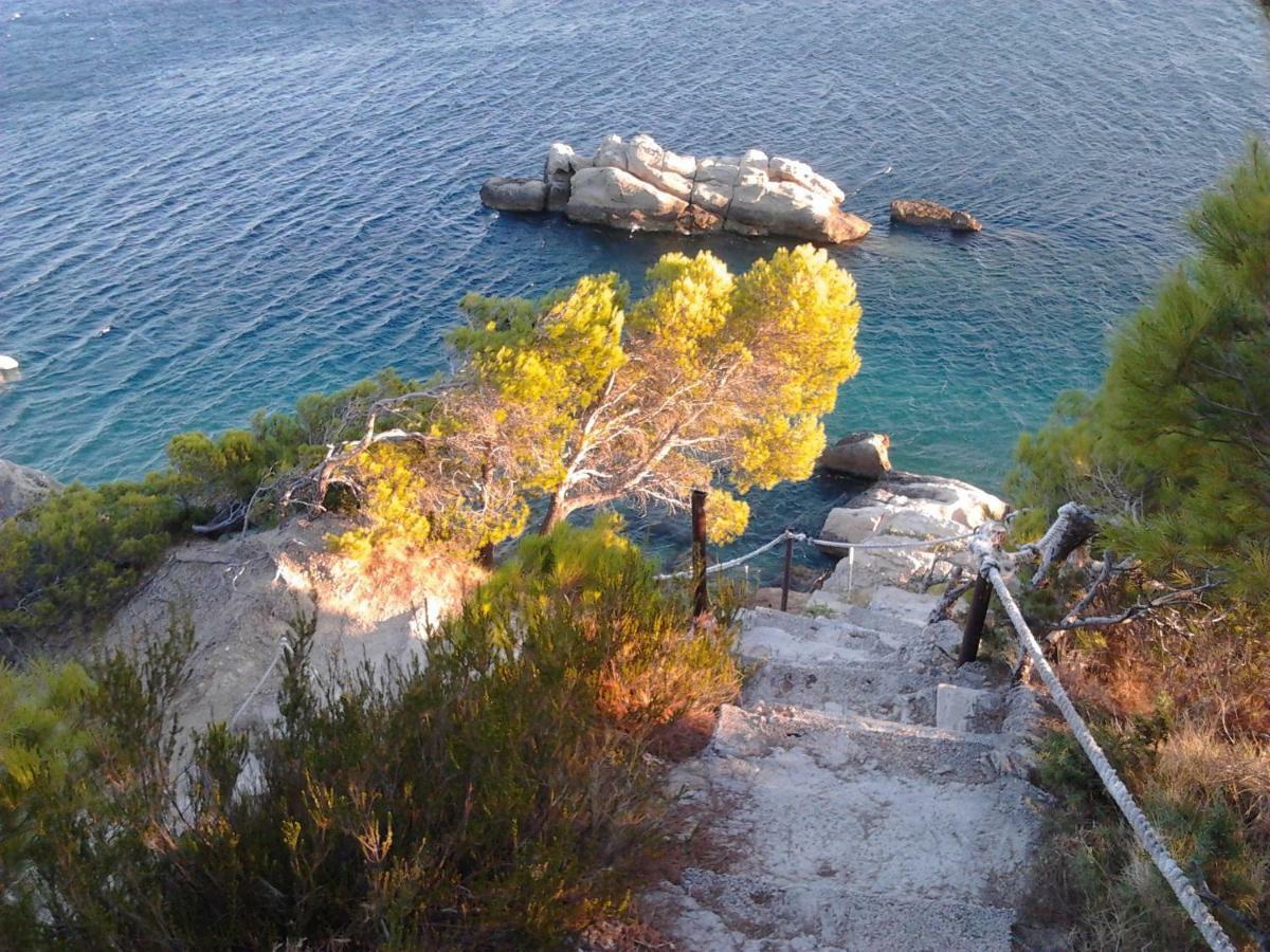 Ferienwohnung Cliff House Pisak Exterior foto